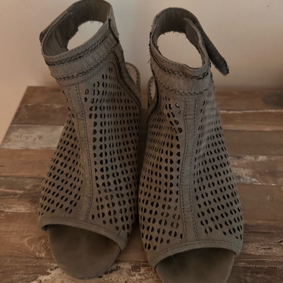 Justice Gray Perforated Peep Toe Sandal - Picture 7 of 10